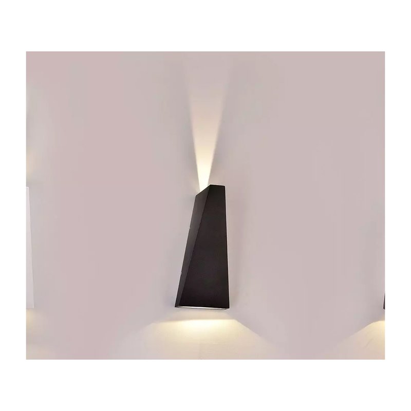 Applique Lampada LED da Muro Piramide 6W 3000K Carcassa Nera Doppio Fascio Luminoso Up-Down IP65 SKU-8297