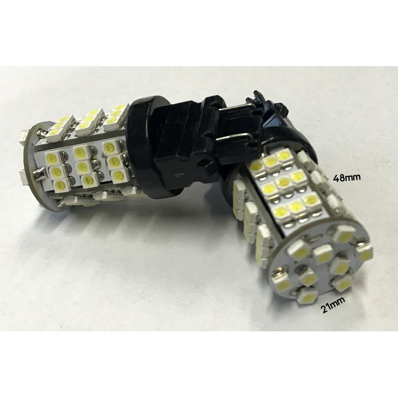 Coppia 2 Lampade Led T25 3157 P27/7W Con 54 Smd 3528 Bianco Freddo 6000K 12V 2W