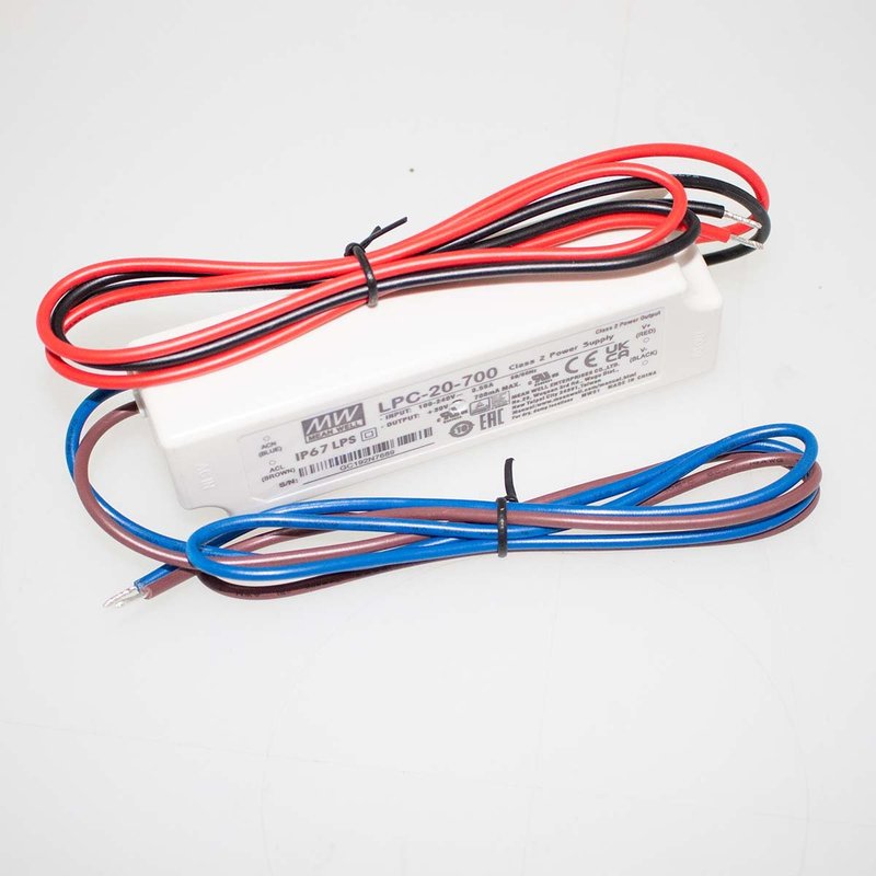 MeanWell Led Driver CC LPC-20-700
IP67 Output 21W 30V 700mA Input 100-240V 0,55A Corrente Costante